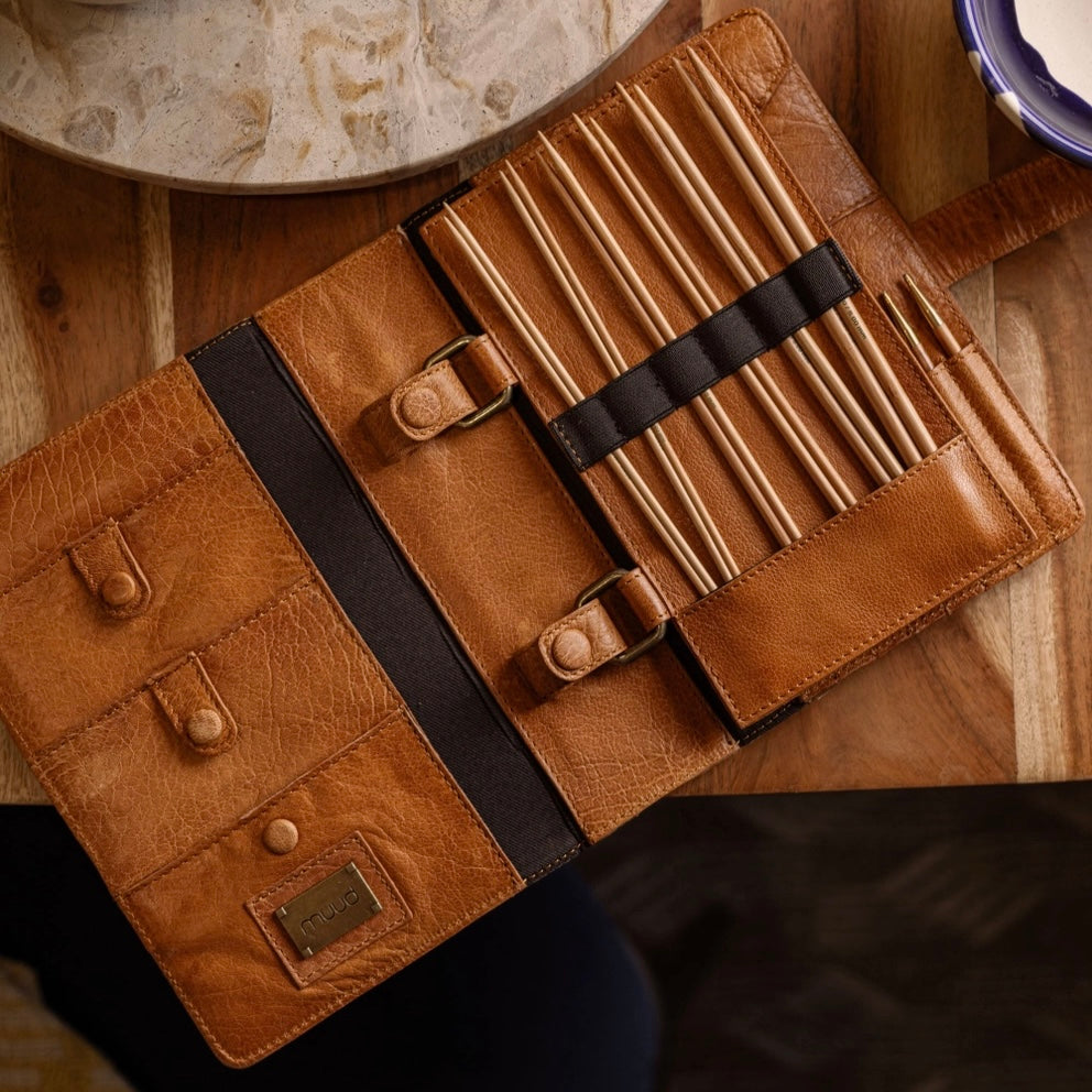 MUUD Carita Page E- Black