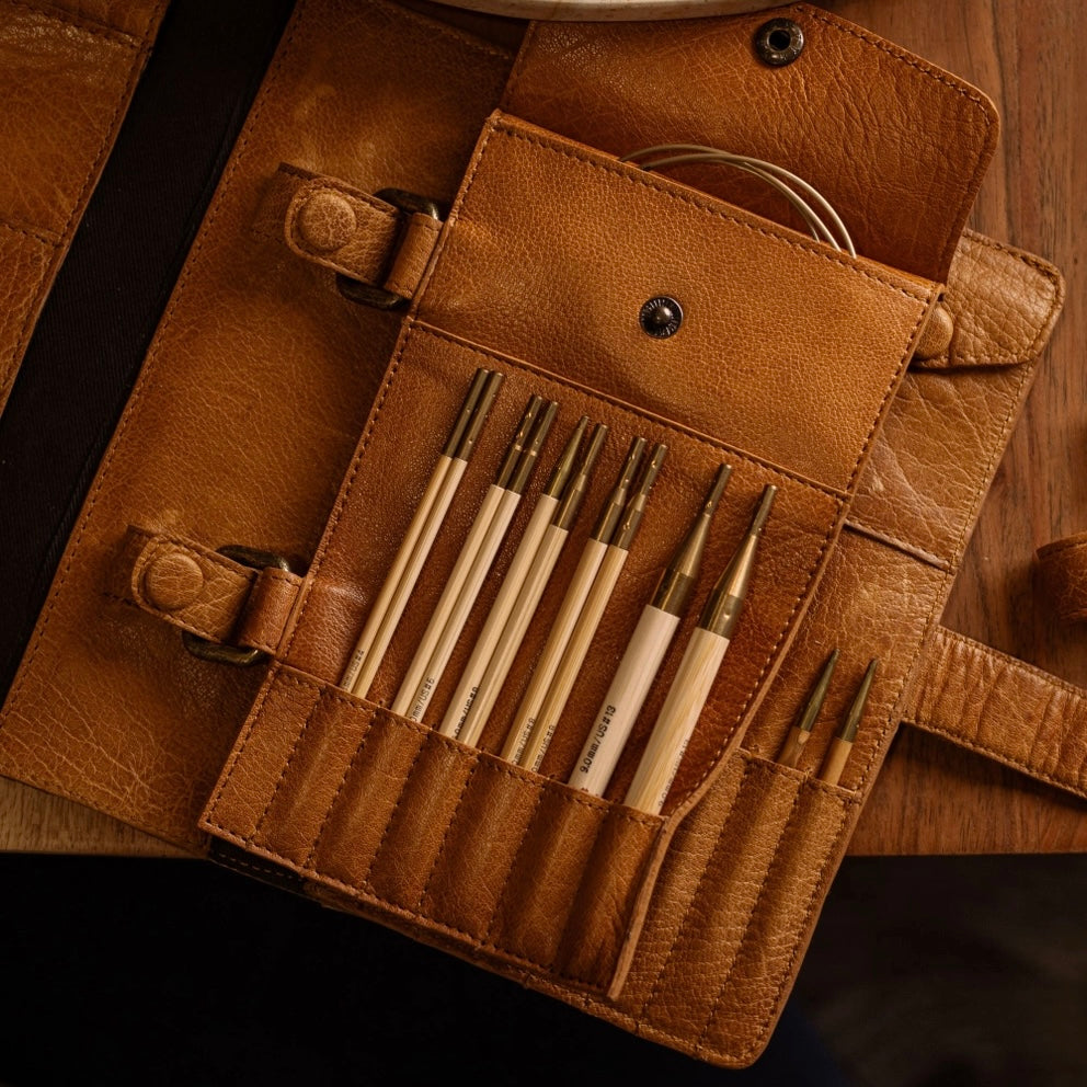 MUUD Carita Page D- Black